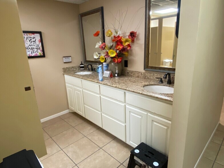 More Photos Of 6988 Raymond Stotzer, College Station Industrial For Sale