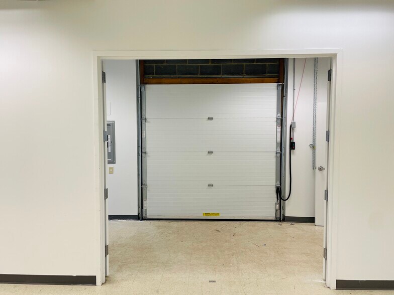 More Photos Of 5340 Spectrum Dr, Frederick Office For Lease