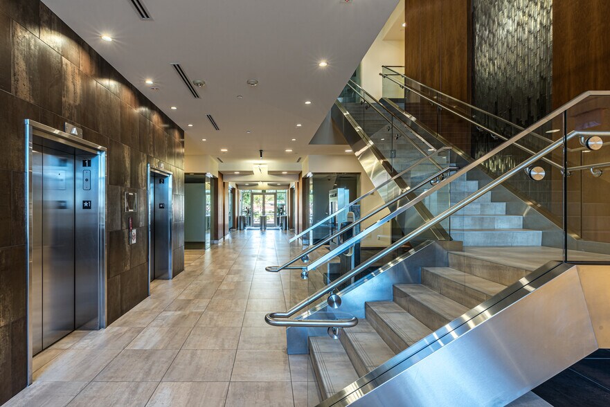 More Photos Of 8990 W Glendale Ave, Glendale Office For Sale