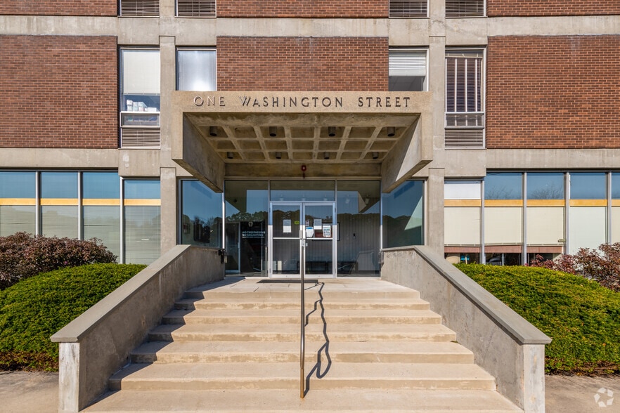 More Photos Of 1 Washington St, Wellesley Medical For Lease