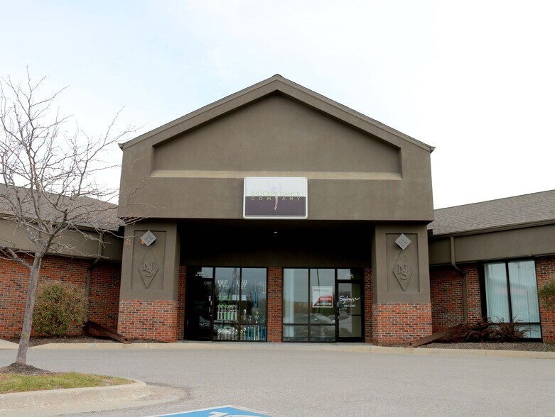 More Photos Of 6811-6831 S 167th St, Omaha Storefront Retail Office For Lease