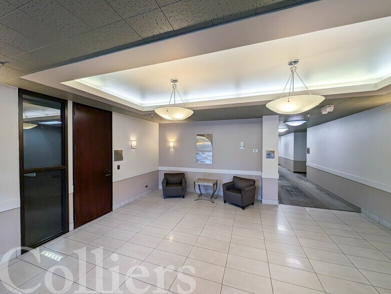 More Photos Of 345 S Bobwhite Ct, Boise Office For Sale