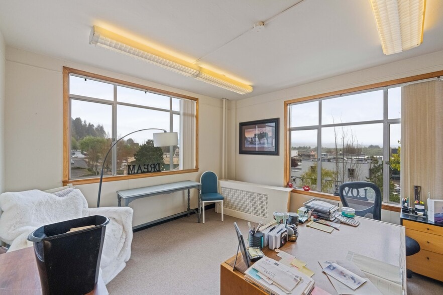 More Photos Of 340 Central Ave, Coos Bay Medical For Lease