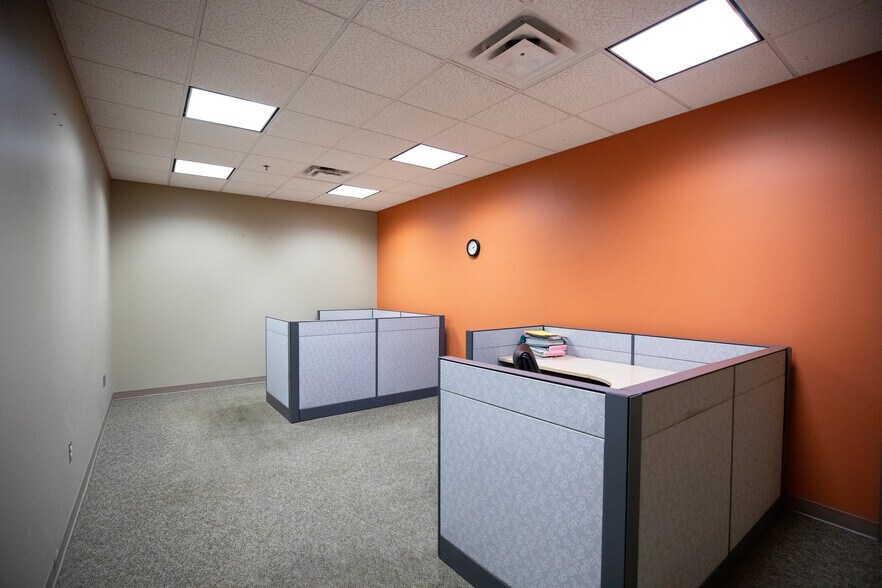 More Photos Of 5900 Mo-150 Hwy, Grandview Auto Dealership For Sale