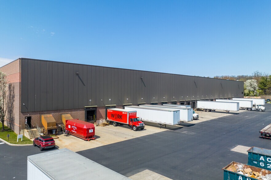More Photos Of 1122 Longford Rd, Oaks Warehouse For Lease