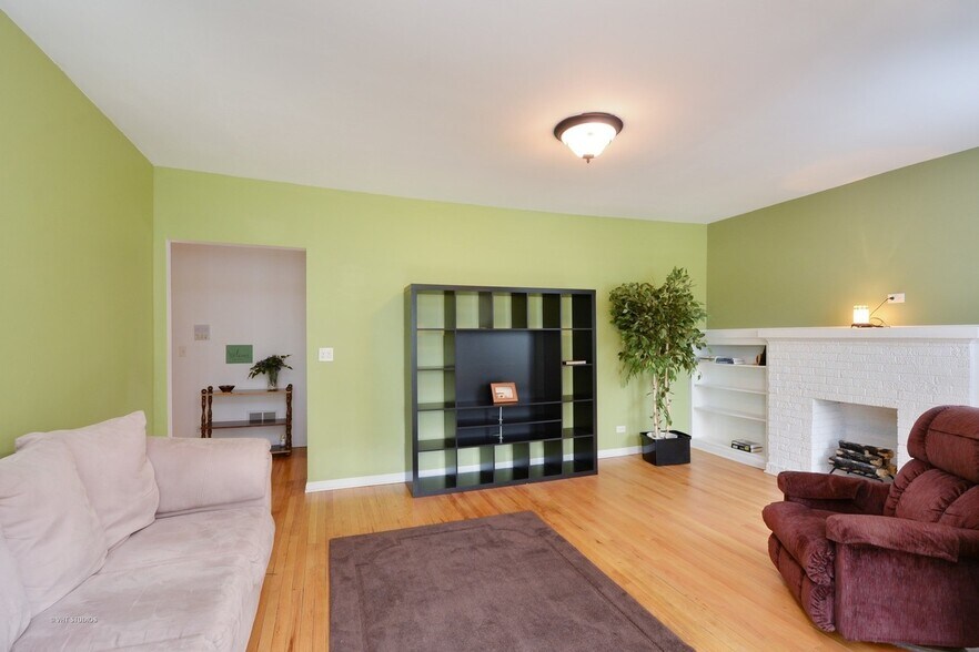 More Photos Of 108 N Hamlin Blvd, Chicago Apartments For Sale