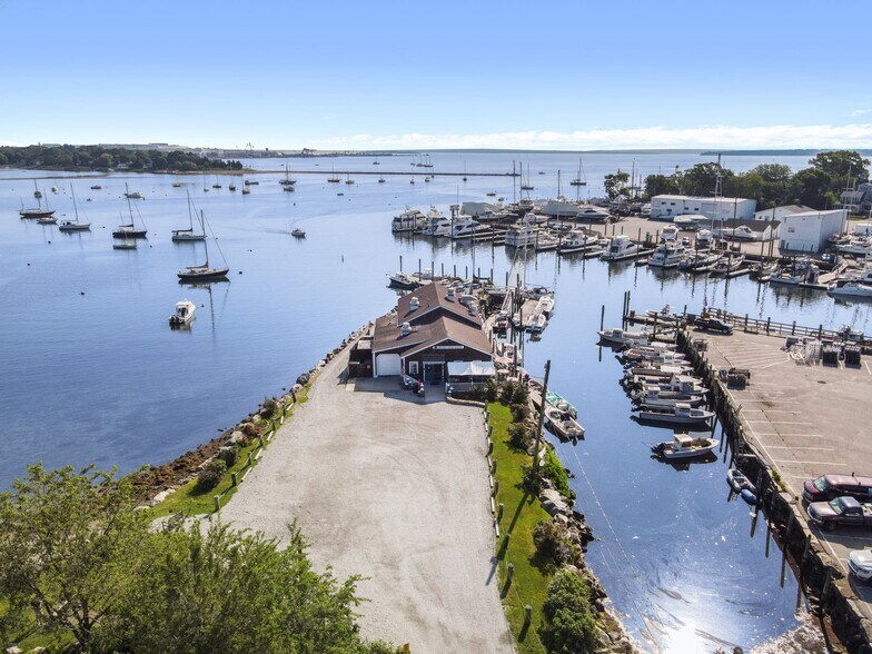 More Photos Of 170 Main St, North Kingstown Specialty For Sale