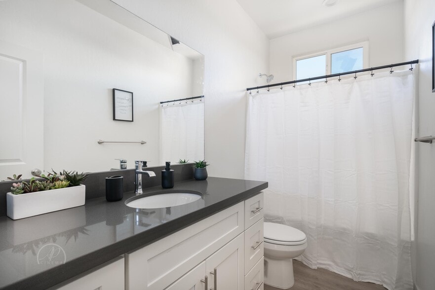 More Photos Of 6105 Borelli Ave, Bakersfield Apartments For Sale