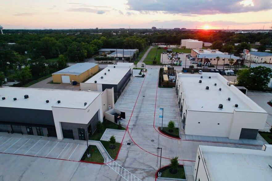 More Photos Of 4213 S Main St, Stafford Unknown For Lease