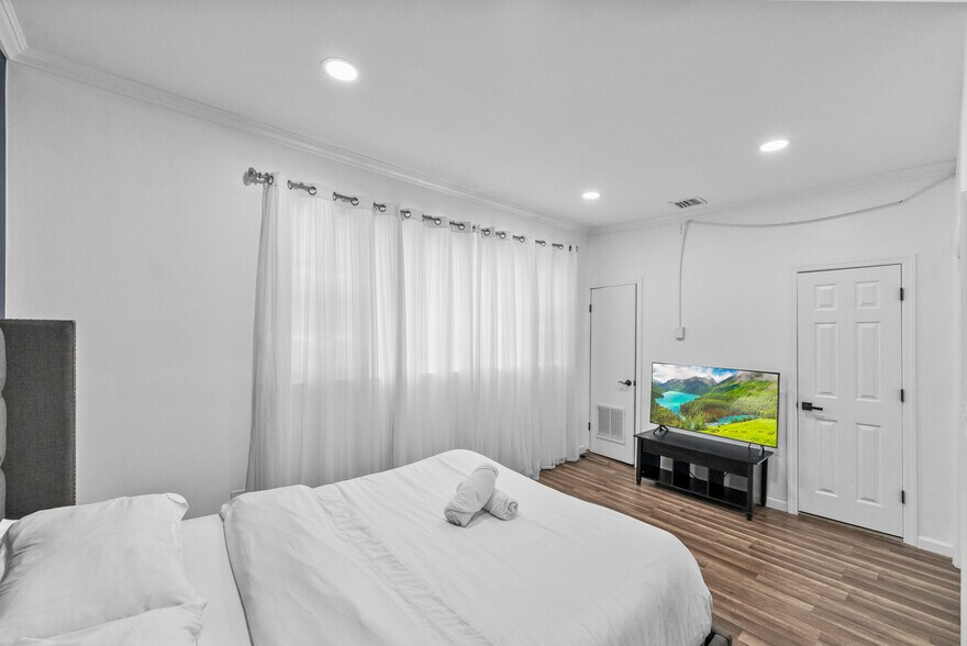More Photos Of 188 New York Ave, Jersey City Multifamily For Sale
