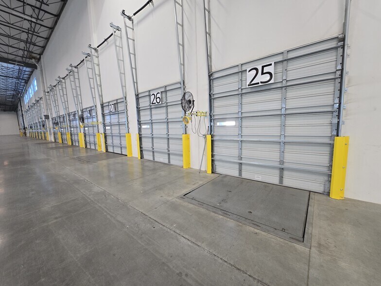 More Photos Of 23840-23842 Rider St, Perris Distribution For Lease