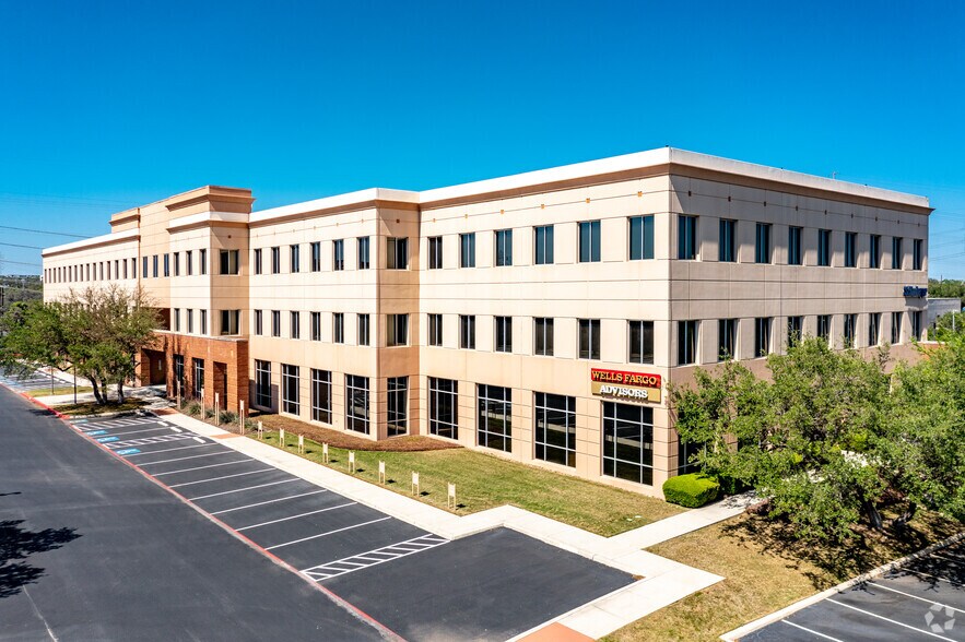 Primary Photo Of 607 E Sonterra Blvd, San Antonio Unknown For Lease