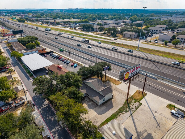 More Photos Of 1712 N Interstate 35, San Marcos Office For Sale