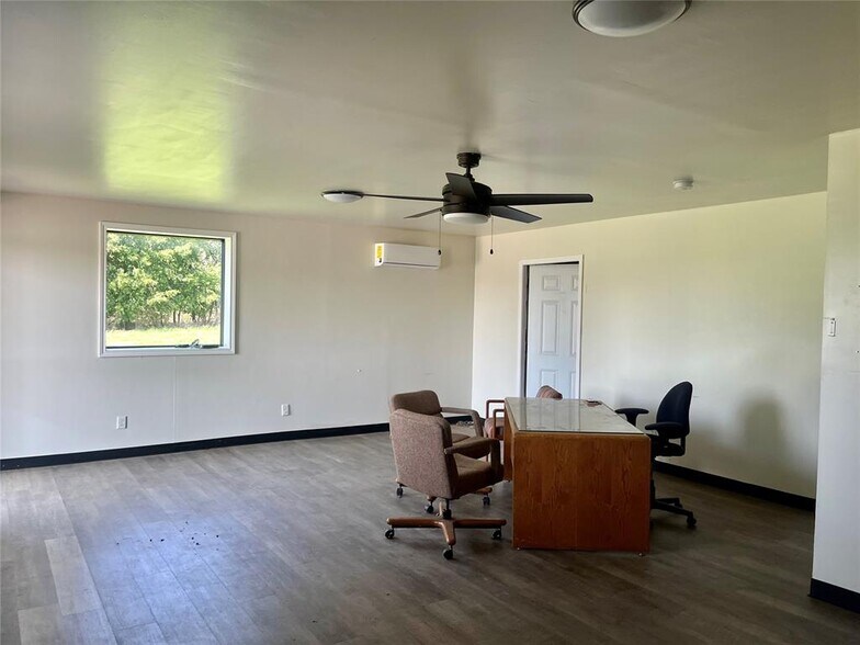 More Photos Of 2901 E Highway 37, Tuttle Flex For Sale