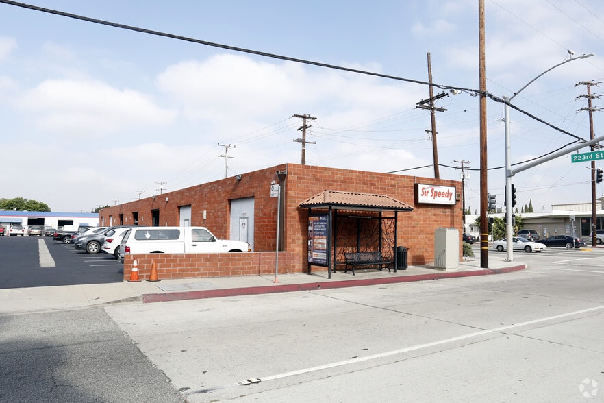 More Photos Of 22305-22319 S Vermont Ave, Torrance Warehouse For Lease