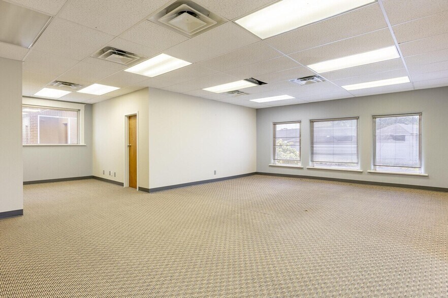 More Photos Of 240 Edwards St, Cleveland Office For Sale