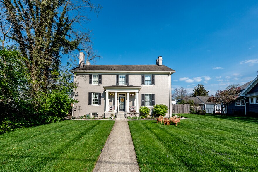More Photos Of 129 N Main St, Waynesville Specialty For Sale