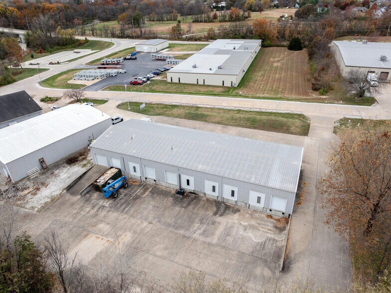 More Photos Of 2414 W Schneidman Dr, Quincy Industrial For Lease