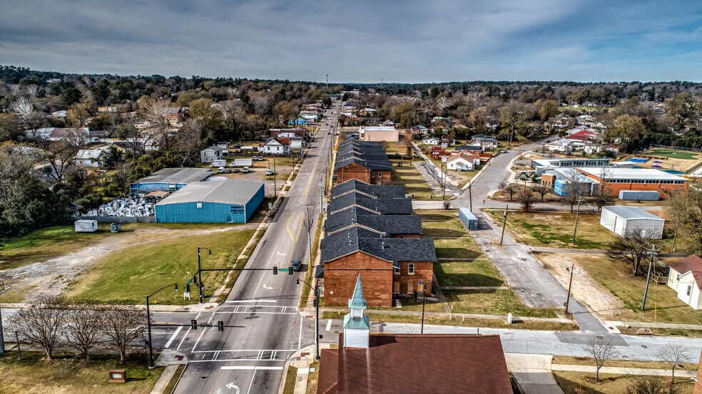 More Photos Of 1901-1939 Broad St, Augusta Apartments For Sale