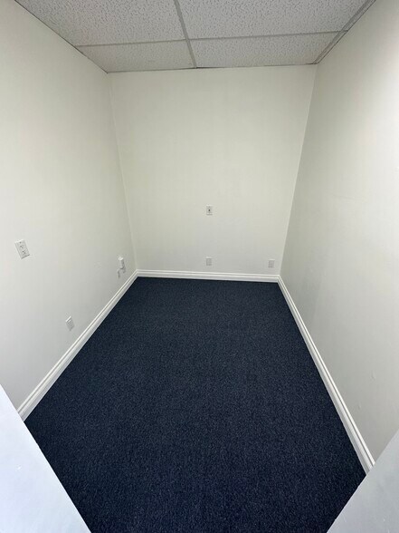 More Photos Of 2385 Shelter Island Dr, San Diego Office For Lease