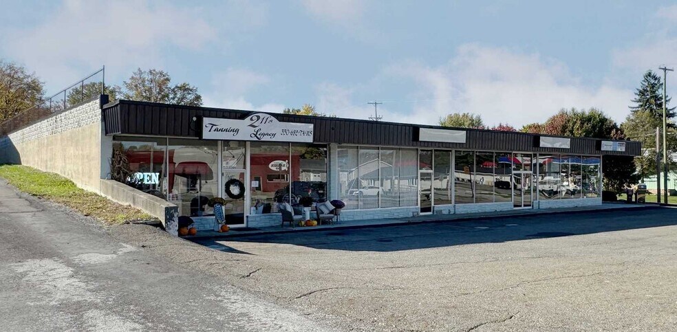 Primary Photo Of 324-330 W High St, Orrville Storefront For Sale
