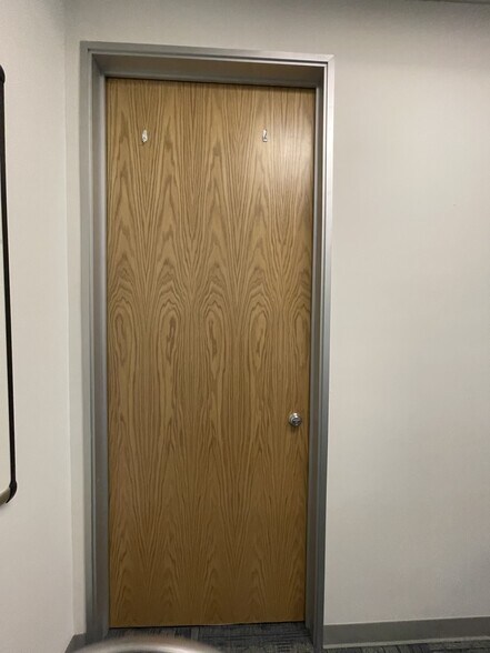 More Photos Of 5890 Stoneridge Dr, Pleasanton Medical For Lease