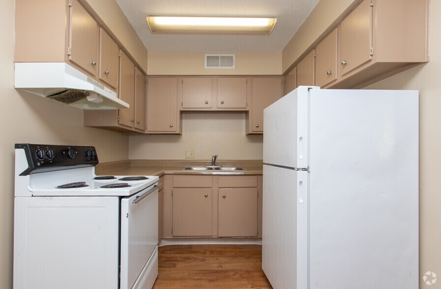 More Photos Of 5050 Fredericksburg Rd, San Antonio Apartments For Sale