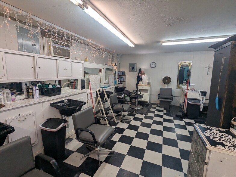 More Photos Of 210 E Battle St, Talladega Freestanding For Sale