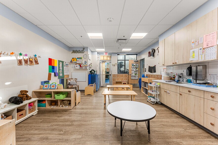 More Photos Of 1001 S Sentinel Ln, Meridian Daycare Center For Sale