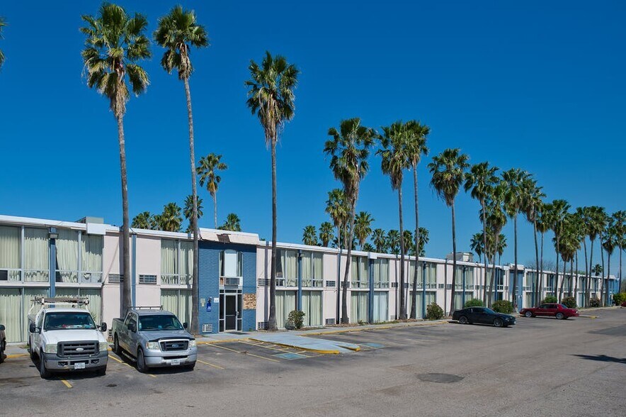 More Photos Of 910 Corn Products Rd, Corpus Christi Hotel For Sale