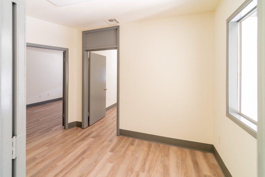 More Photos Of 138 Arena St, El Segundo Warehouse For Lease