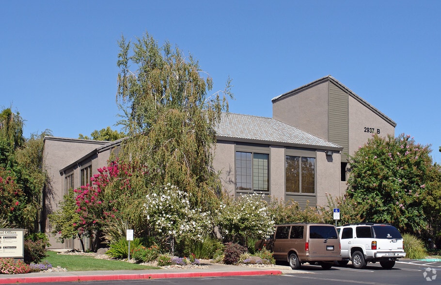 More Photos Of 2937 Veneman Ave, Modesto Office For Lease