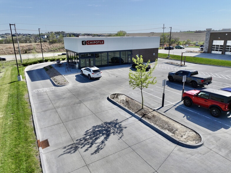 More Photos Of 19005 Oakmont Dr, Omaha Fast Food For Sale