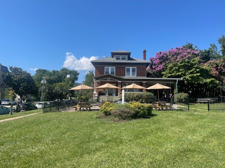 Primary Photo Of 2108 Broadway Ave SW, Roanoke Restaurant For Sale