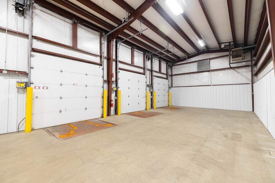 More Photos Of 10464 Bryan Hwy, Onsted Warehouse For Lease