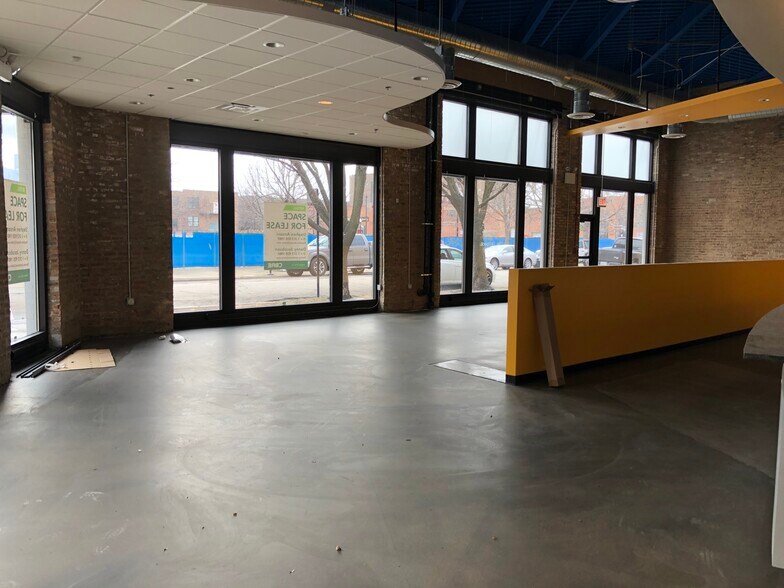 More Photos Of 1504 N Fremont St, Chicago Storefront For Lease