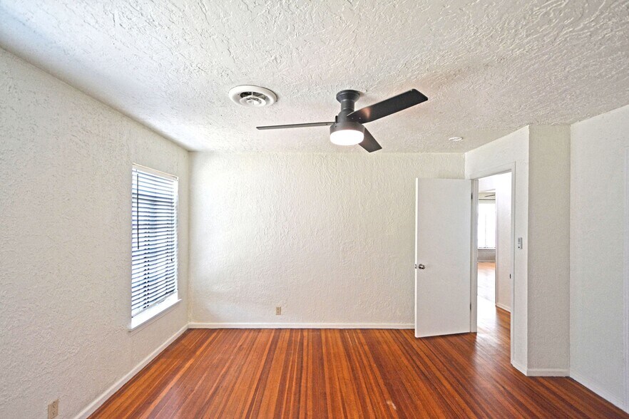 More Photos Of 268 E Mill St, New Braunfels Medical For Lease