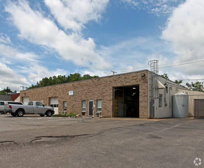 Primary Photo Of 12345 Kinsman Rd, Burton Warehouse For Lease