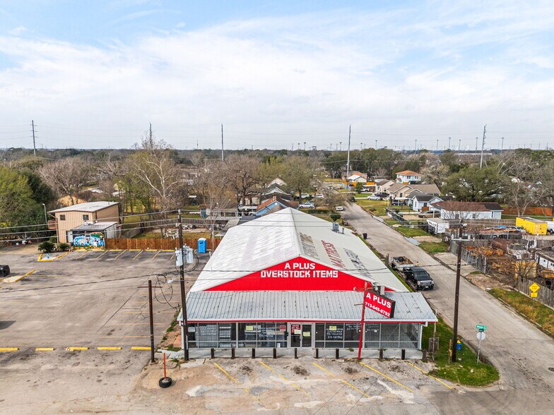 Primary Photo Of 5102 Telephone Rd, Houston Freestanding For Sale