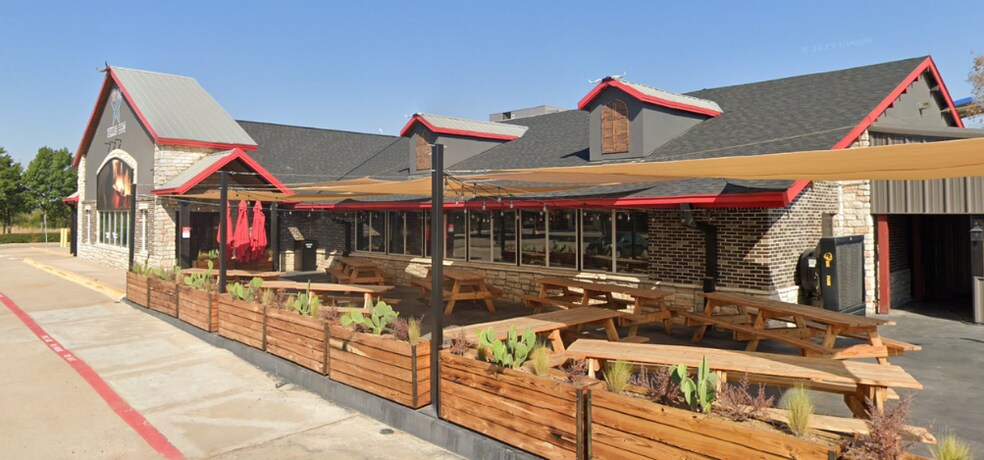 More Photos Of 1801 S Main St, Keller Restaurant For Sale