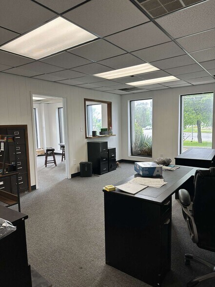 More Photos Of 958 Lincolnway, South Bend General Retail For Sale