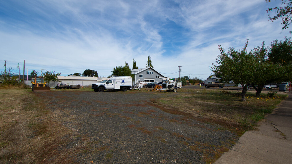 Primary Photo Of 1811 Applegate St, Philomath Land For Sale