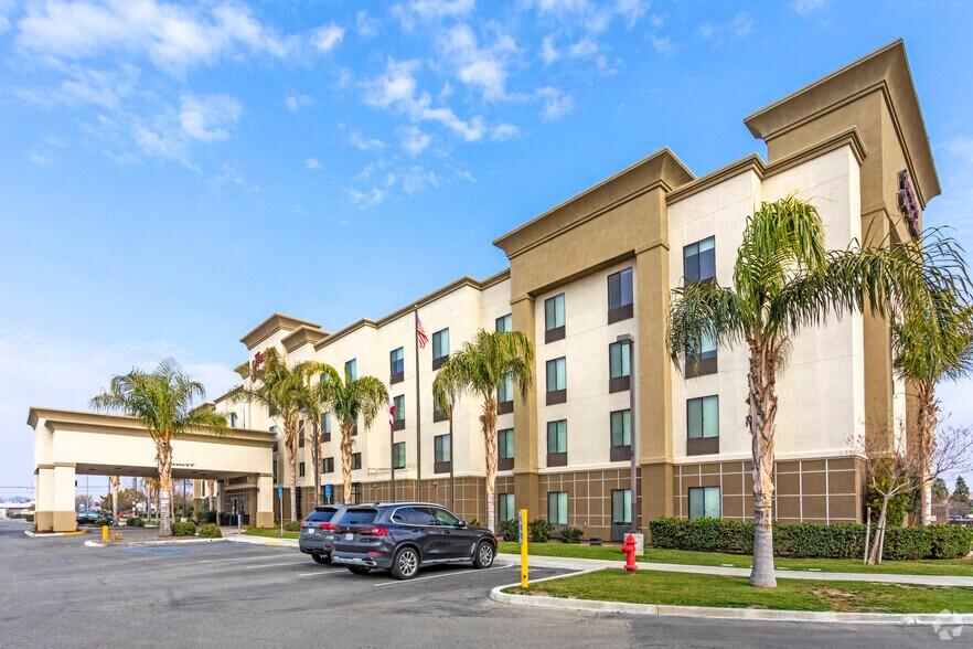 More Photos Of 7941 E Brundage Ln, Bakersfield Hotel For Sale