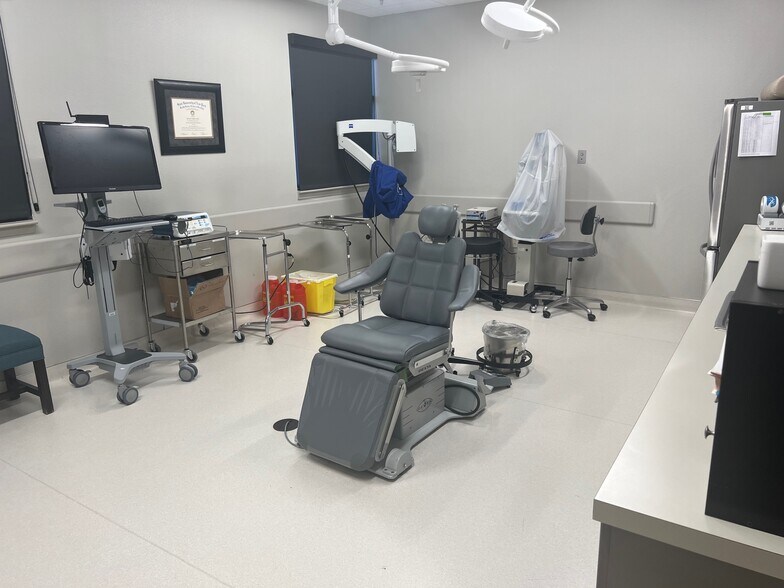 More Photos Of 3415 Golden Rd, Tyler Medical For Sale