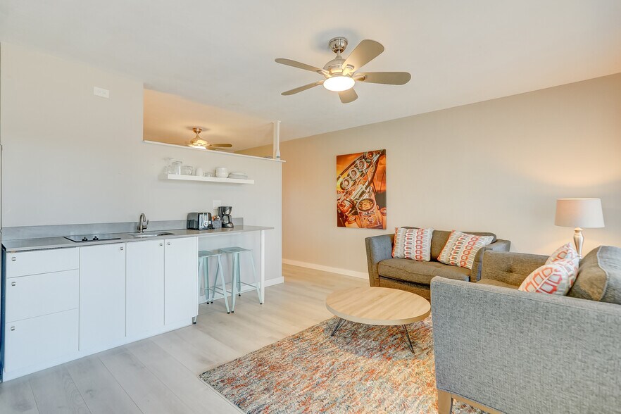More Photos Of 1100 NE 18th Ct, Fort Lauderdale Apartments For Sale