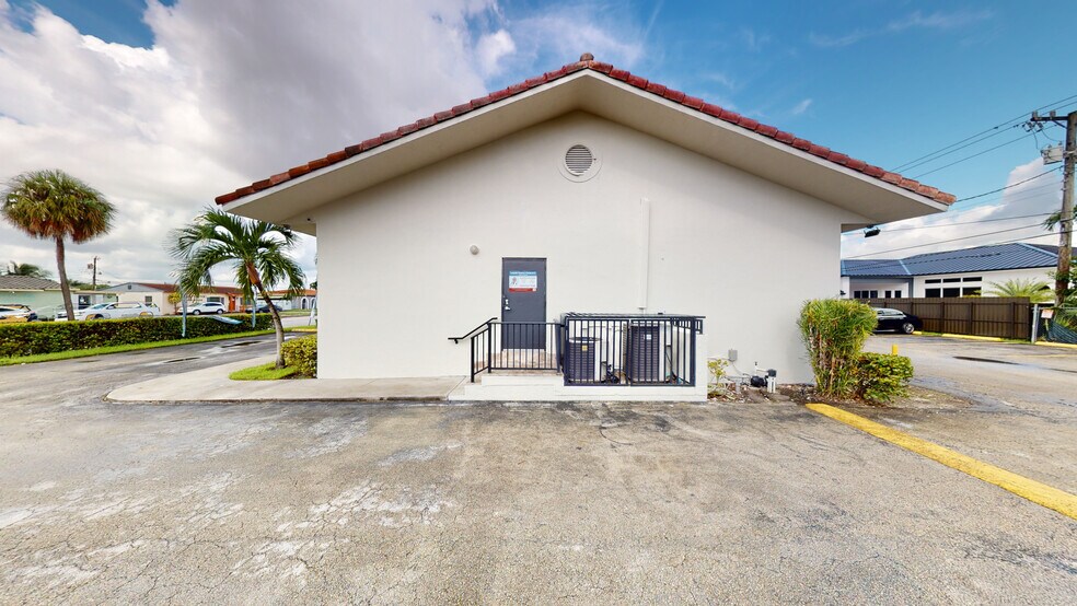 More Photos Of 235 W 49th St, Hialeah Medical For Sale