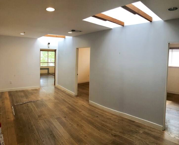 More Photos Of 3839 Main St, Culver City Loft Creative Space For Lease