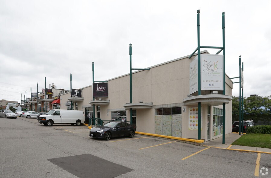 More Photos Of 210-220 King St N, Waterloo General Retail For Lease