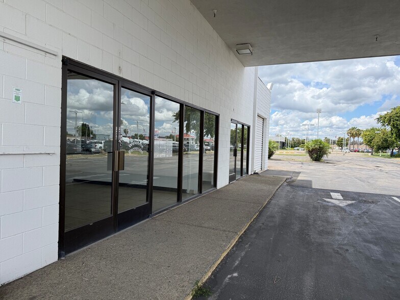 More Photos Of 3190 Auto Center Cir, Stockton Auto Dealership For Lease