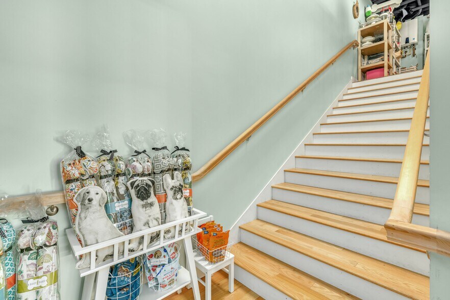 More Photos Of 215 Meriweather St #2, Pacific Beach Storefront For Sale